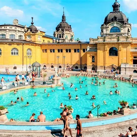Gazde/Camere de închiriat Nestigo Budapesta