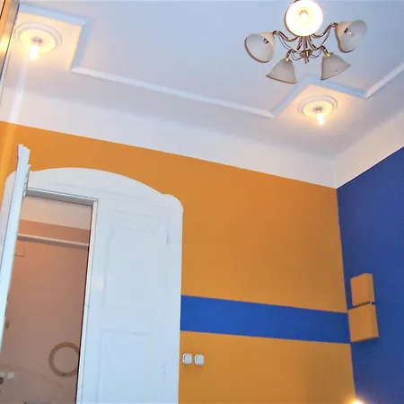 Gazde/Camere de închiriat Nestigo *